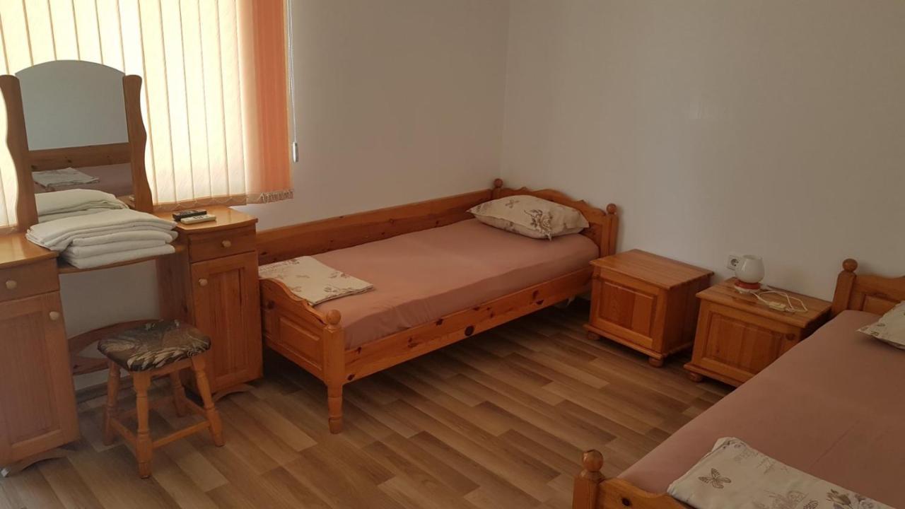 Kirovi House - Guest Rooms Carewo Zewnętrze zdjęcie