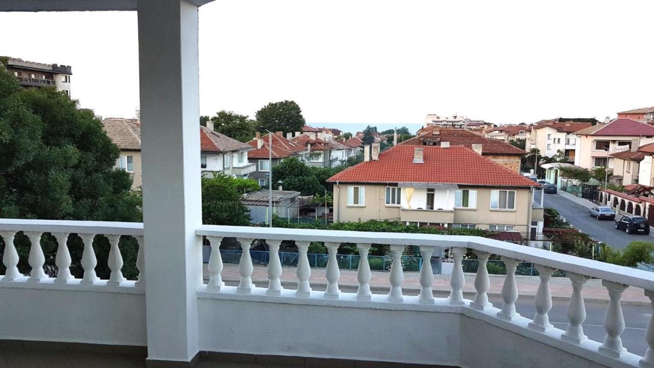 Kirovi House - Guest Rooms Carewo Zewnętrze zdjęcie