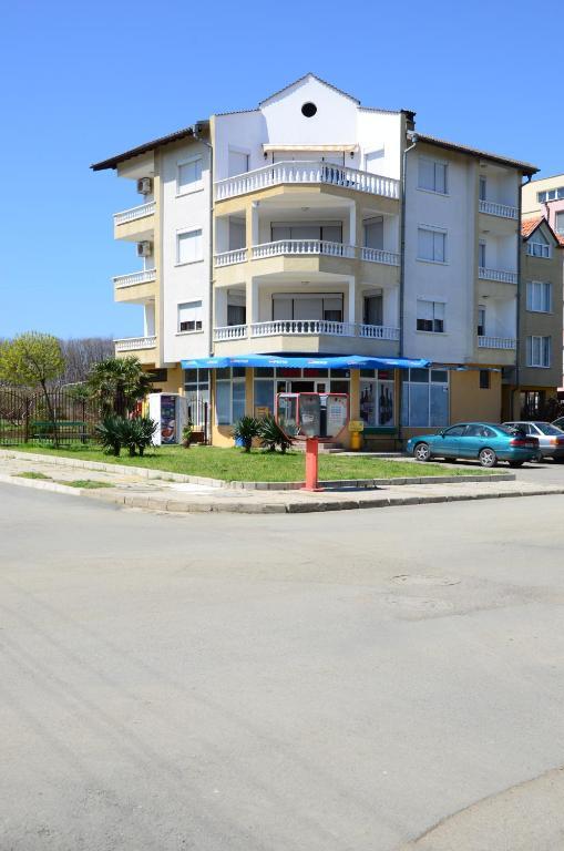 Kirovi House - Guest Rooms Carewo Zewnętrze zdjęcie