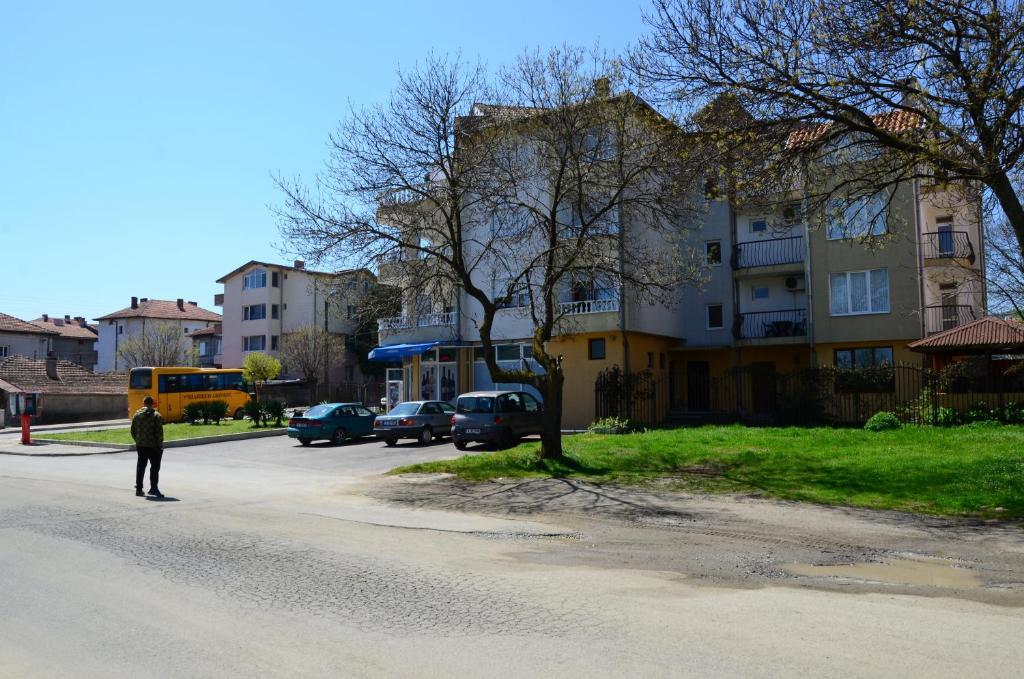 Kirovi House - Guest Rooms Carewo Zewnętrze zdjęcie